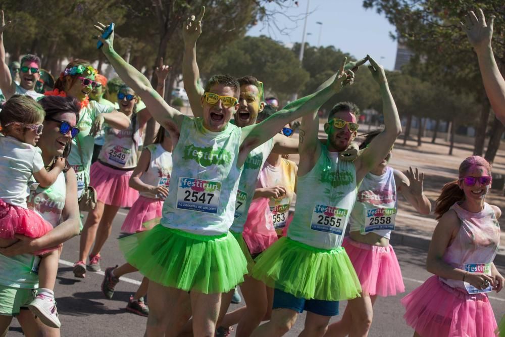 La primera edición de «FestiRun» combina deporte y diversión en una carrera que logró reunir a multitud de personas