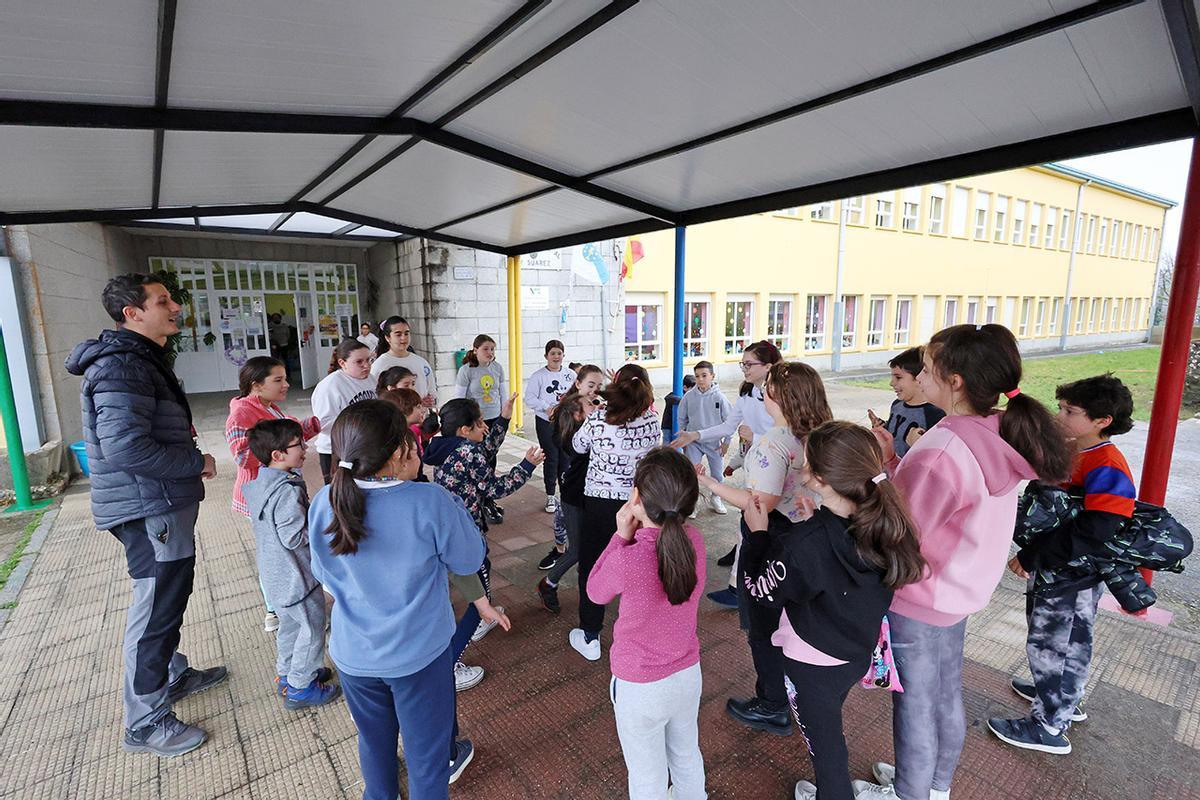 Alumnos del CEIP Doutor Suárez en Fornelos de Montes, colegio con solo 61 estudiantes