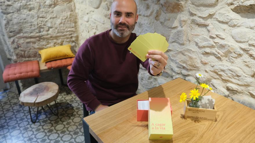 &quot;A cagar a la via&quot;, un joc de cartes ideat a Girona &quot;no apte per a figaflors&quot;