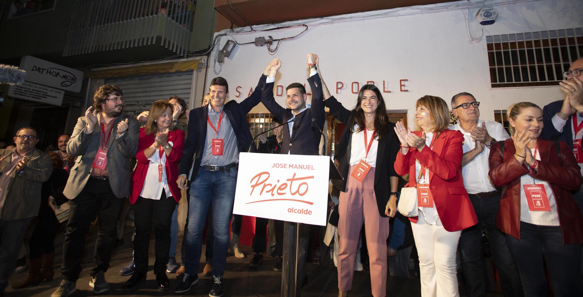 La celebración de la victoria del PSPV-PSOE de Gandia en la Casa del Poble