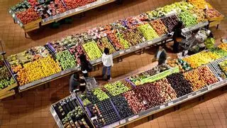 Este es el supermercado más barato para comprar leche, aceite y pasta