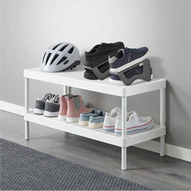 Cómo aprovechar espacio en tu zapatero con este accesorio de IKEA