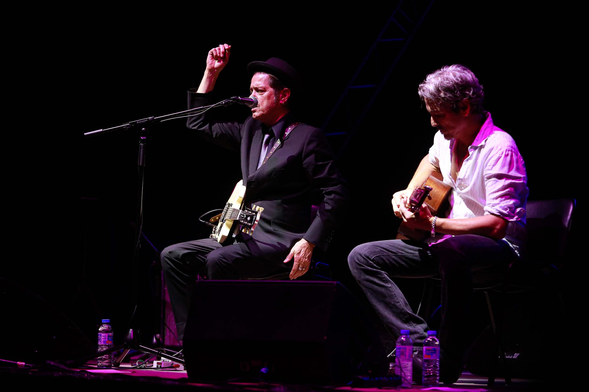 Galería de imágenes del concierto de Santiago Auserón en las Nits de Tanit