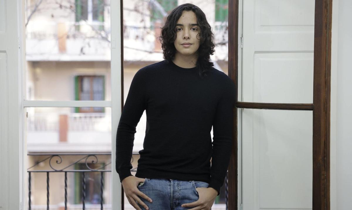 El mallorquín Antón Cortés, de 16 años, empieza a ser considerado uno de los mejores pianistas de flamenco del mundo. | GUILLEM BOSCH
