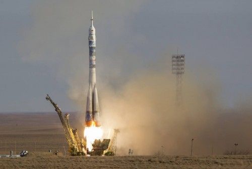 Los astronautas de la nave rusa Soyuz han llevado hasta el espacio la llama olímpica de los Juegos de Invierno de Sochi 2014 desde la base de Baikonur.