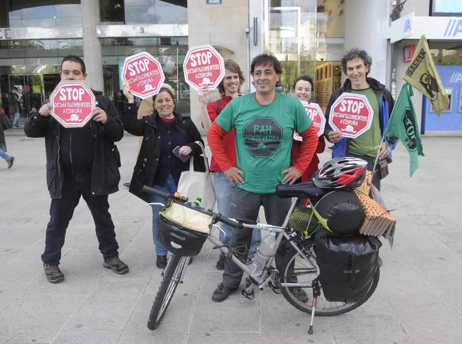 Kilómetros sobre ruedas contra los desahucios