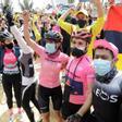 Colombianos celebran el triunfo de Bernal en Giro de Italia 2021