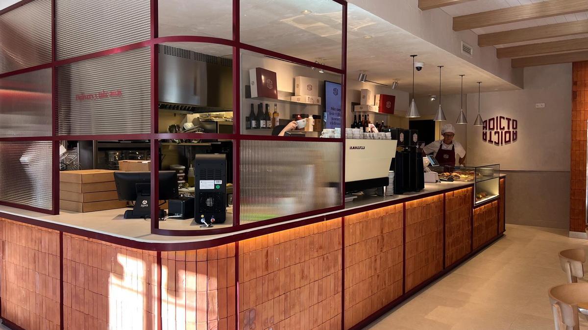 La nueva cafetería de Adicto y Adicta, en la calle Micer Mascó.