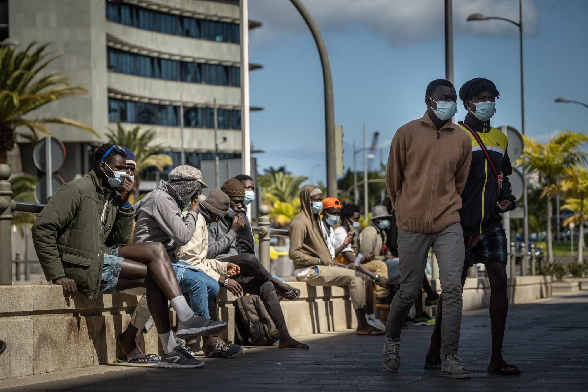 Menores migranttes denuncian su traslado al campamento de Las Raíces