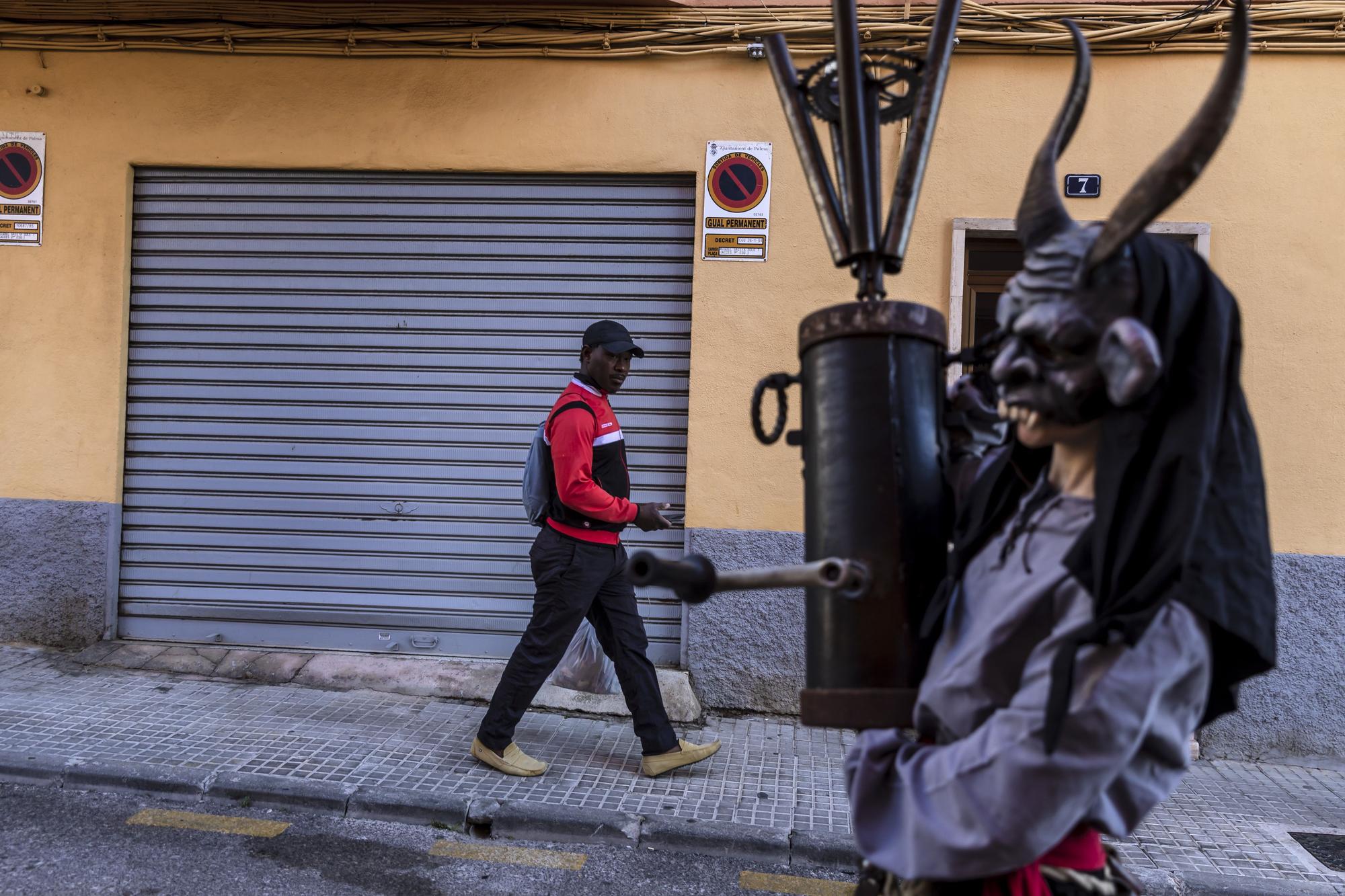 «Queremos romper los roles masculinos en los correfocs»