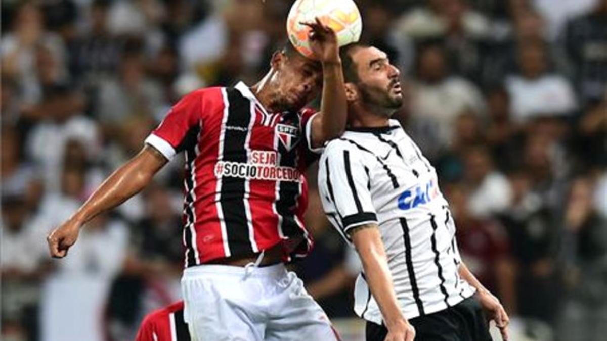 Enfrentamiento entre Sao Paulo y Corinthians