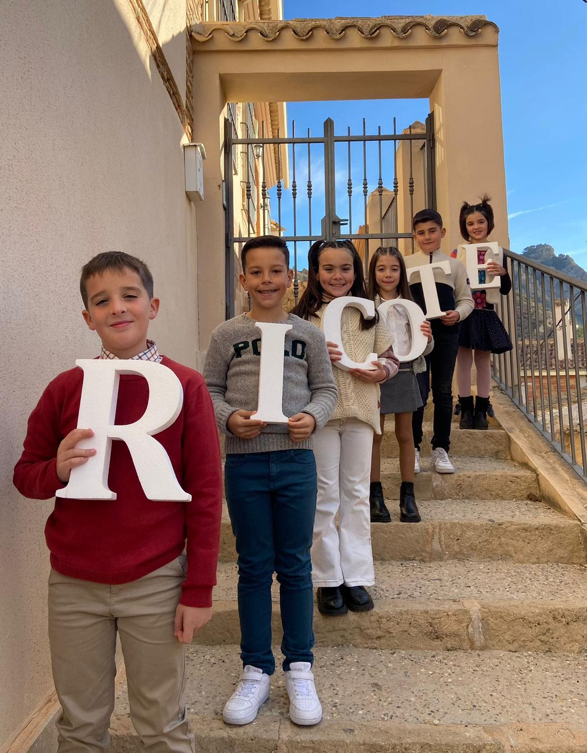 Los majos y reinas de las fiestas de Ricote.