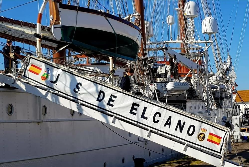 El buque-escuela ha puesto fin este domingo a su crucero de instrucción tras llegar a la Escuela Naval de Marín, que por primera vez recibió a su tripulación sin honores y sin público.