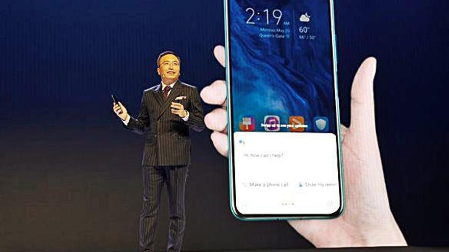 El president de Honor, una marca de Huawei, ahir en una presentació a Londres