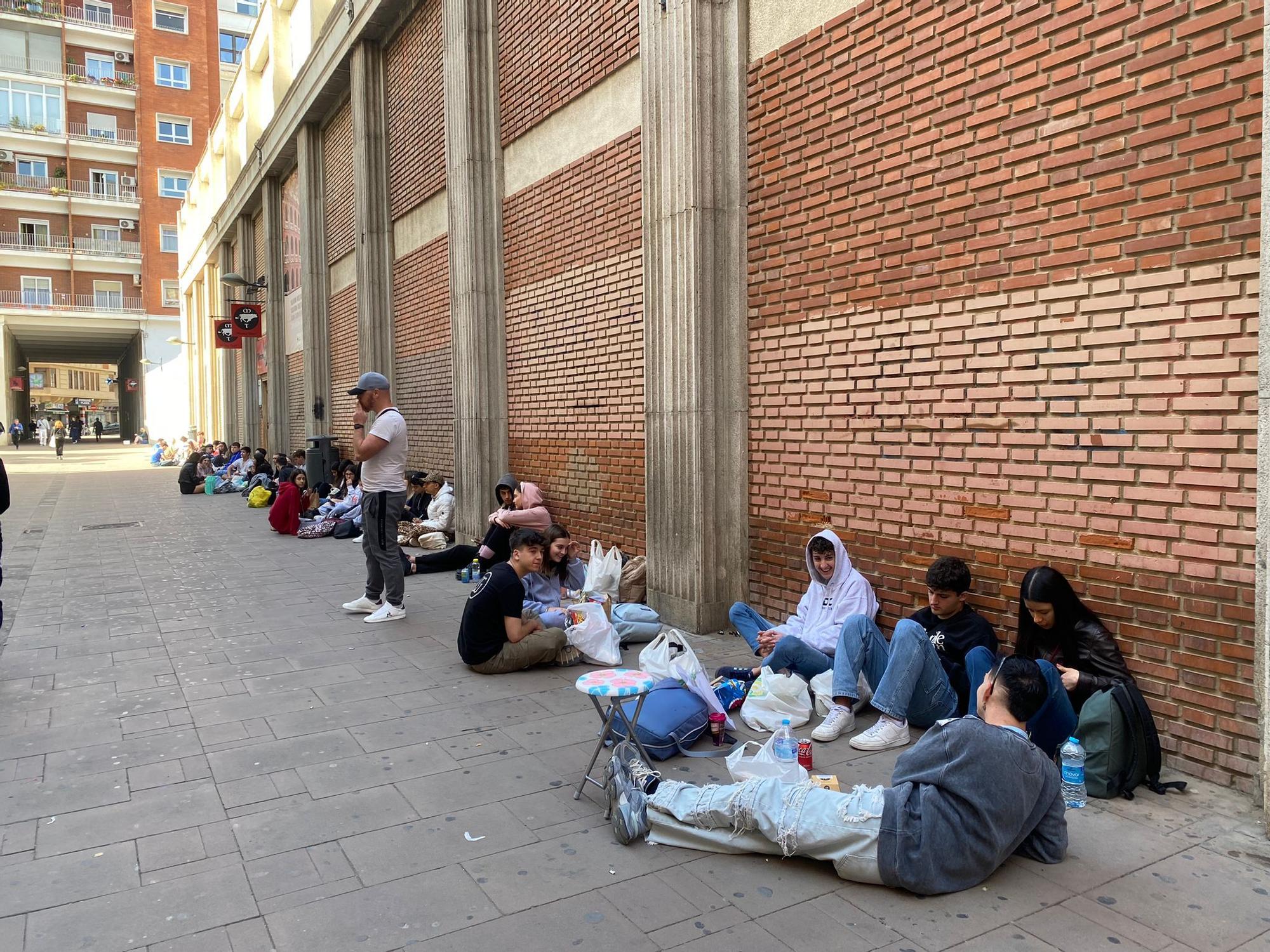 Colas en València para el concierto de Bad Gyal doce horas antes