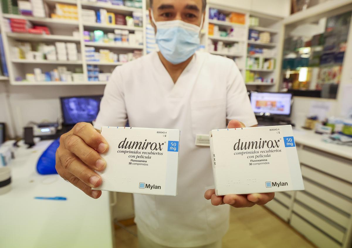 Dos cajas de Dumirox de 50 miligramos en la farmacia de plaza Calvo Sotelo.