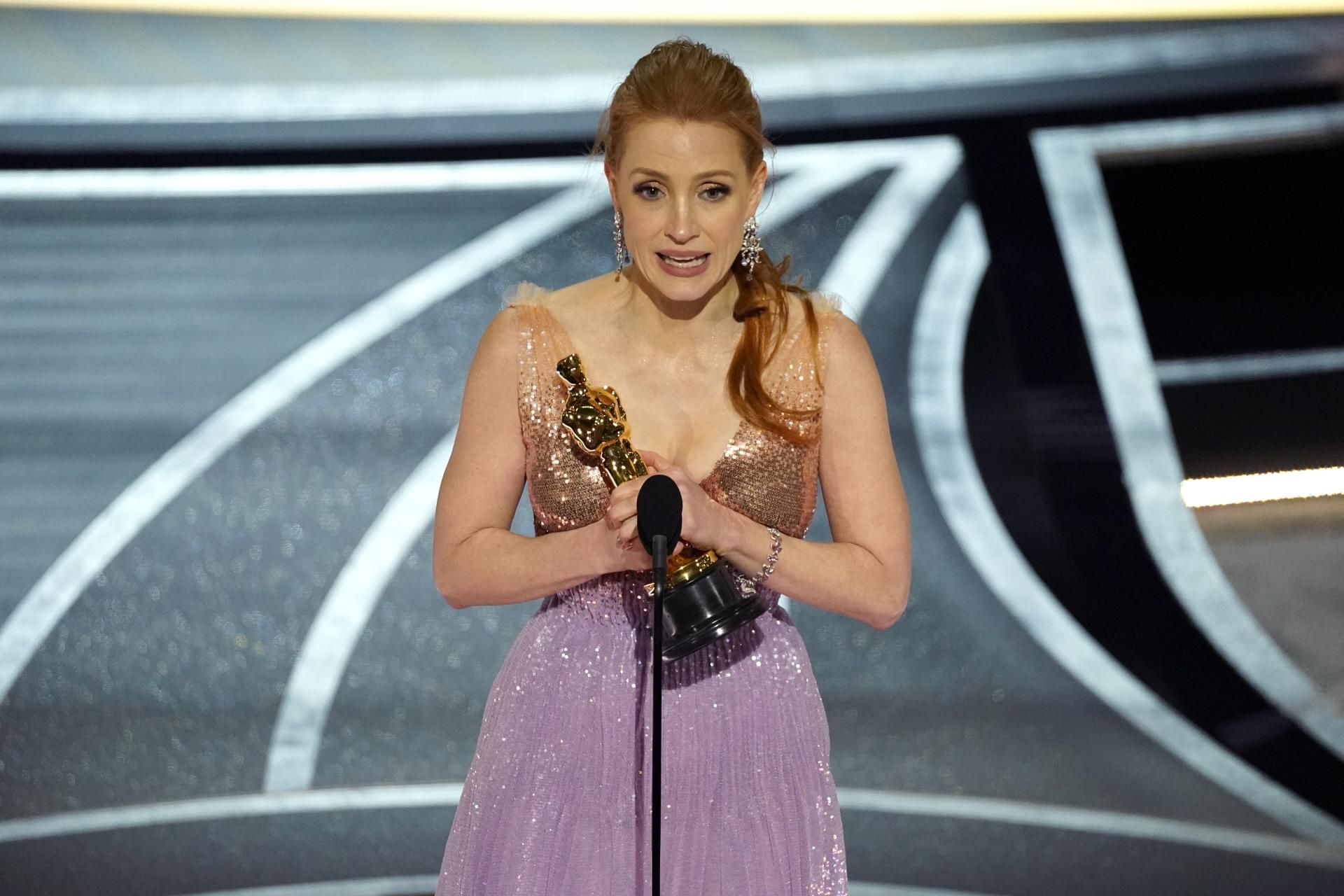 Jessica Chastain se lleva el premio a Mejor actriz protagonista en los Oscars 2022