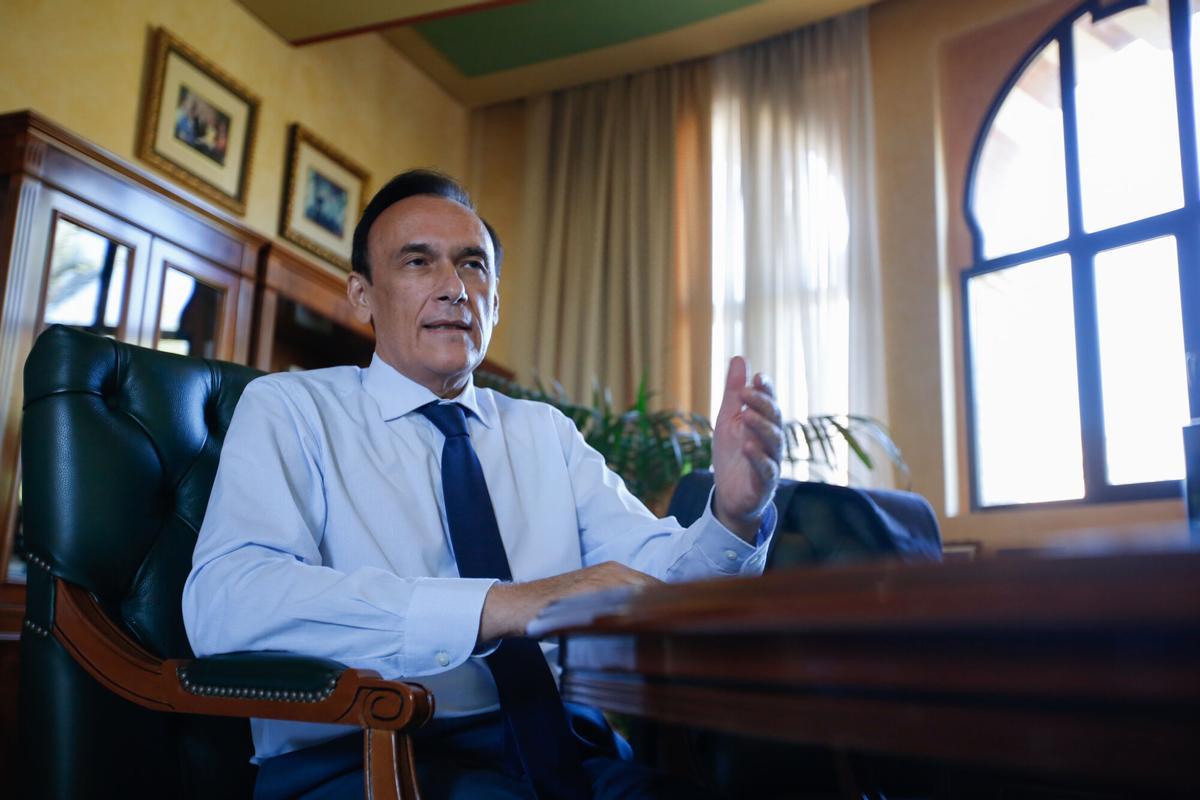MANUEL MURILLO. Entrevista al rector José Carlos Gómez Villamandos para el fin de semana