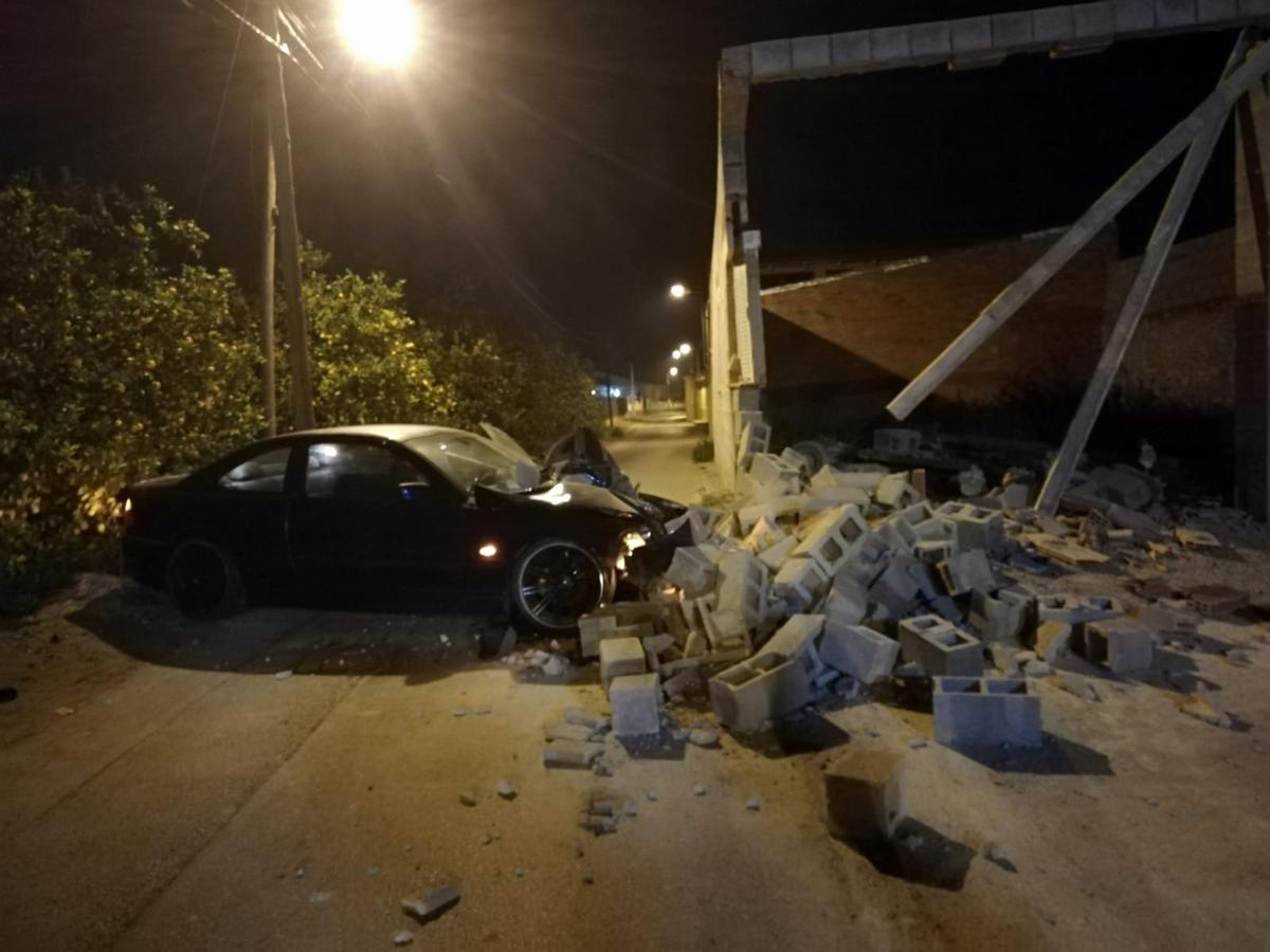 Un coche chocó en 2018 contra la fachada