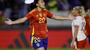 Cristina Martón Prieto celebrando su gol contra Canadá