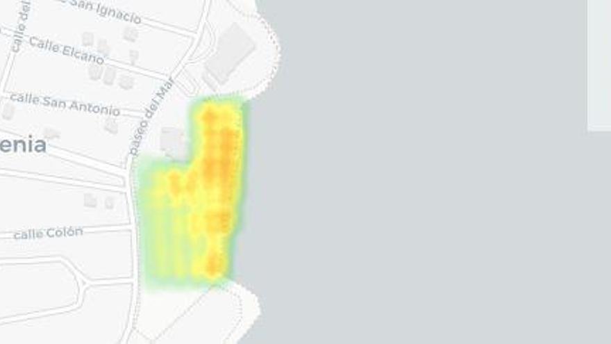 Mapa de calor con la densidad de ocupación de la playa de La Zenia (Cala Bosque) hoy martes sobre las 16.00 horas.