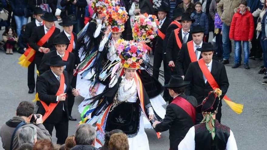 Danza de Aldán, que se celebra el 20 de enero y está dedicada a San Sebastián. // Gonzálo Núñez