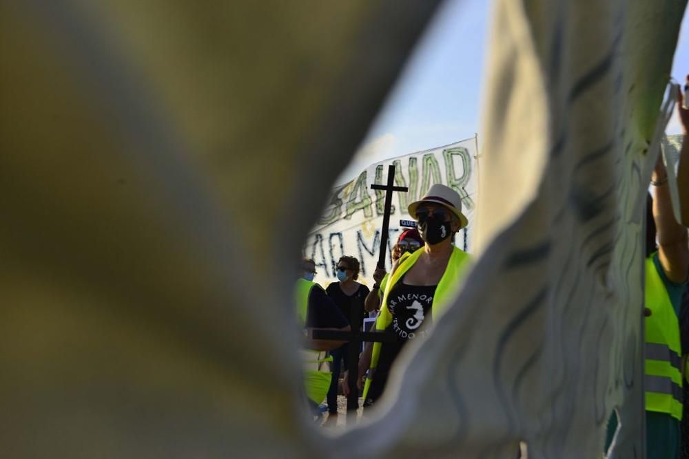 Manifestación en Los Alcázares por el ecocidio del Mar Menor