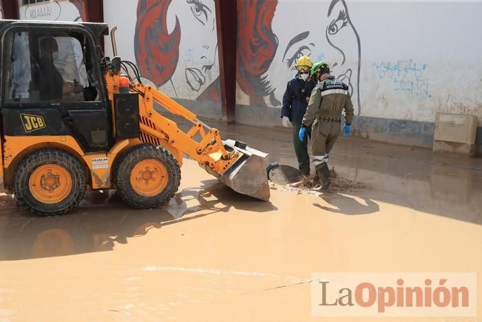 Limpian Los Alcázares tras las fuertes lluvias de los últimos días