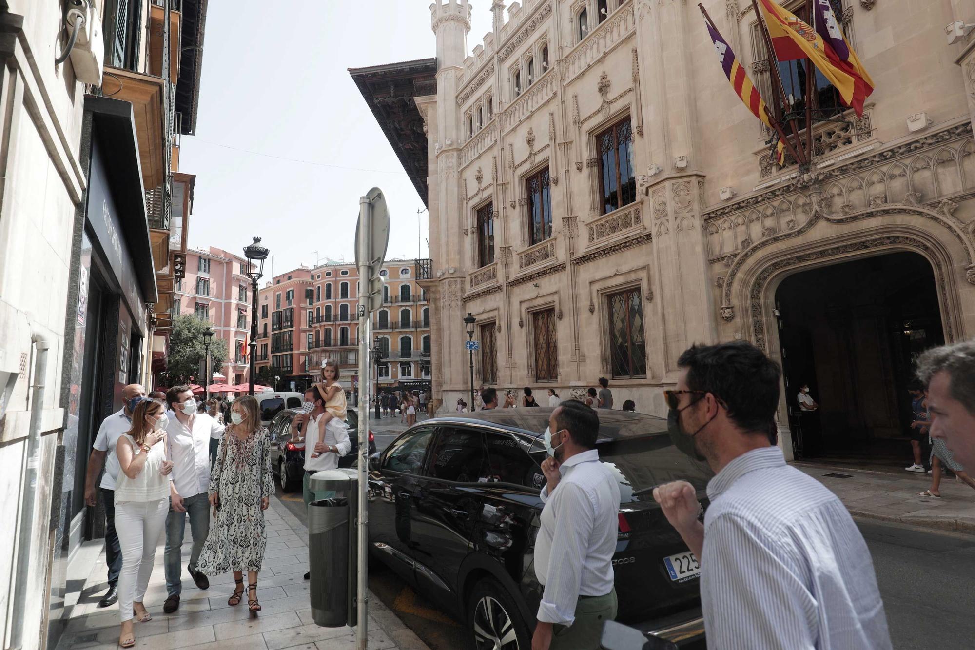 Casado vuelve a Mallorca y rehúye hablar de los viajes cargados al Congreso: "Está todo explicado"