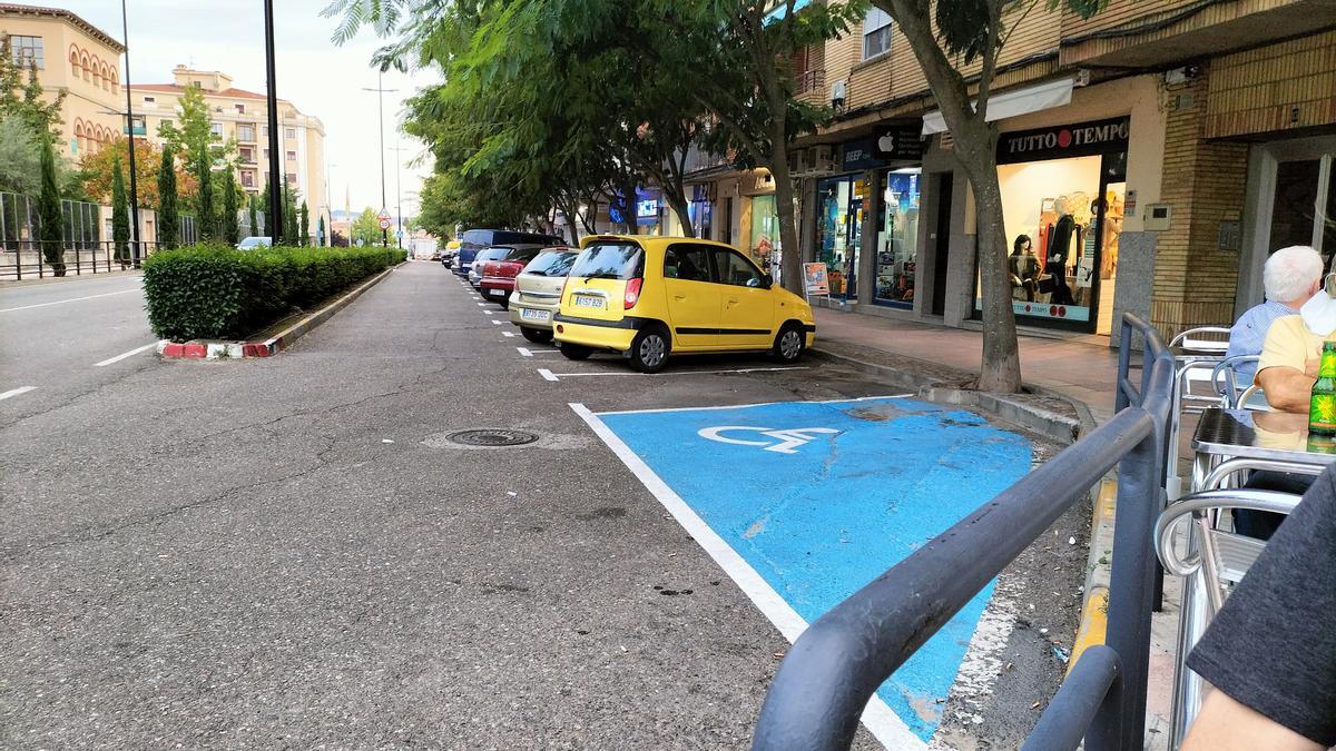 La avenida Virgen de Argeme se dotará de acerados más amplios y más estacionamientos.