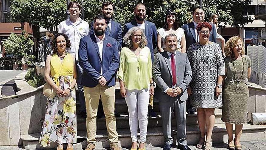 Foto de familia del nuevo equipo de gobierno de Inca a excepción de su nuevo componente, Gori Ferrà, de El Pi.