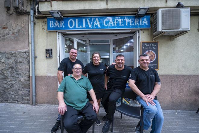Bar Oliva y sus migas, una embajada gastronómica extremeña en Sant Andreu