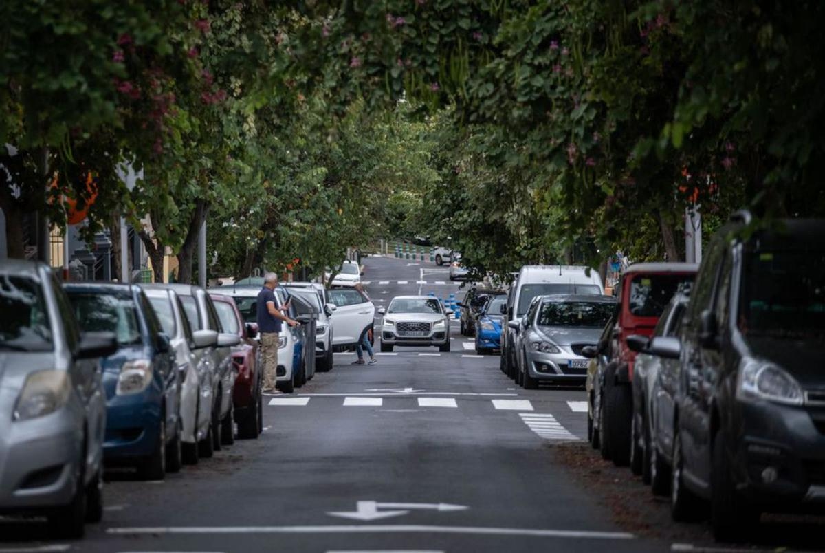 Vecinos del barrio Uruguay reclaman mejores servicios para salir del olvido