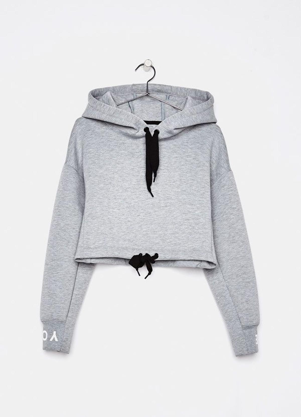 Tendencias 'gymwear' de primavera: sudadera de Bershka