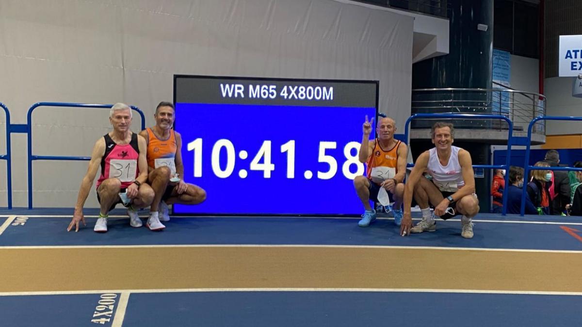 El cuarteto que ha logrado el nuevo récord del mundo en relevos 4x800, ante su marca | . // FDV