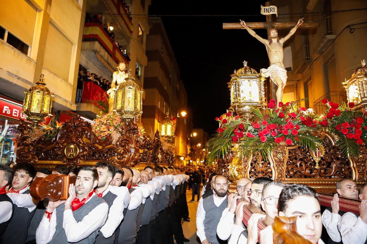Las mejores imágenes de la noche del Paso Encarnado en Lorca.