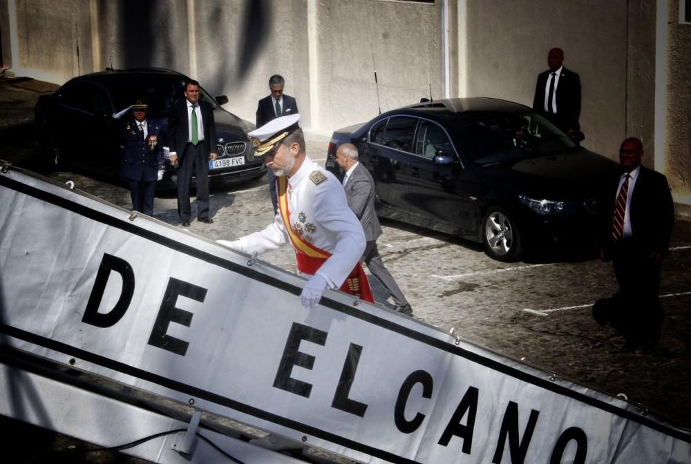 Felipe VI preside en la Escuela Naval Militar los