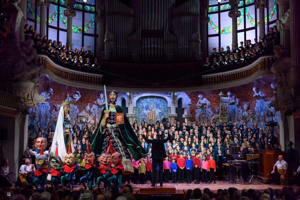 El 'Concert de Sant Esteve' reúne a todos los coros del Orfeó Català en el Palau.