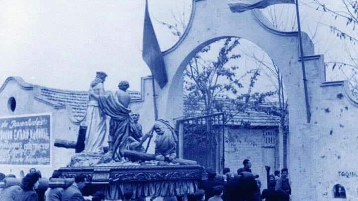 La imagen del Santo Expolio entró al campo de deportes de Venecia en 1951.