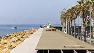 Torrevieja retrasa a agosto la reapertura del paseo del dique de Levante