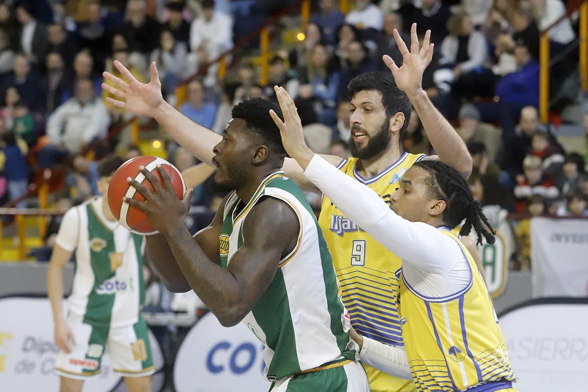 Coto Córdoba Club Baloncesto-Aljaraque: el partido en imágenes