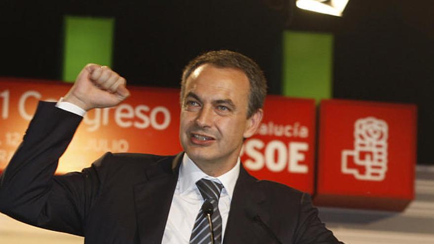 Confianza. Zapatero se mostró orgulloso de la labor de Chaves y del PSOE andaluz.