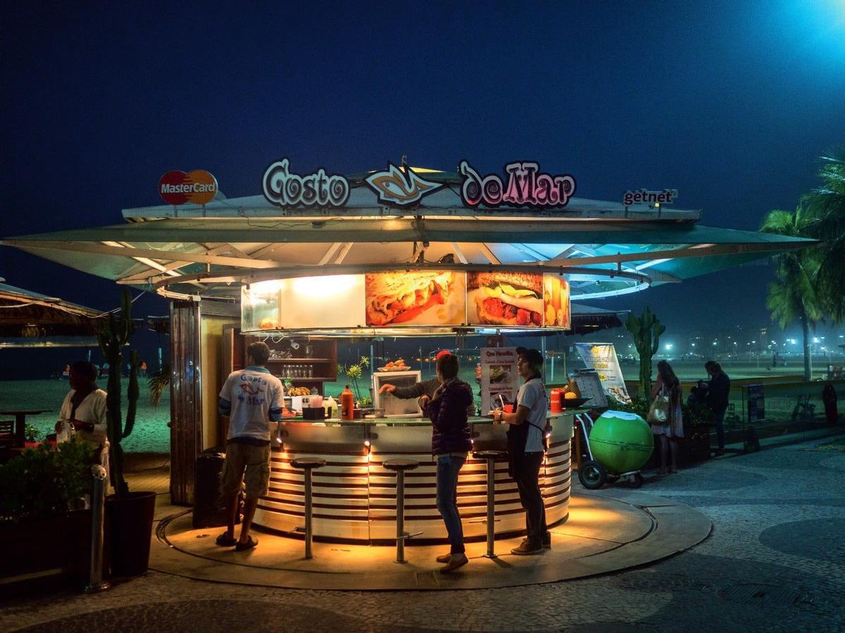 Restaurante en la playa de Copacabana