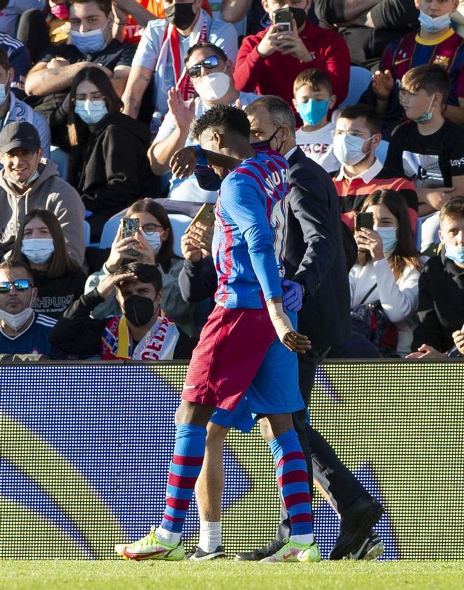 Las imágenes que más duelen: Ansu se lesionó ante el Celta