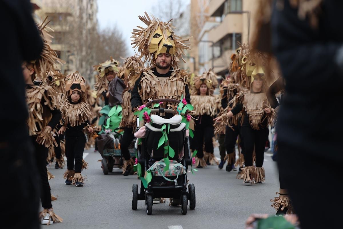 Búscate en las imágenes de la rúa de Carnaval de Ibiza