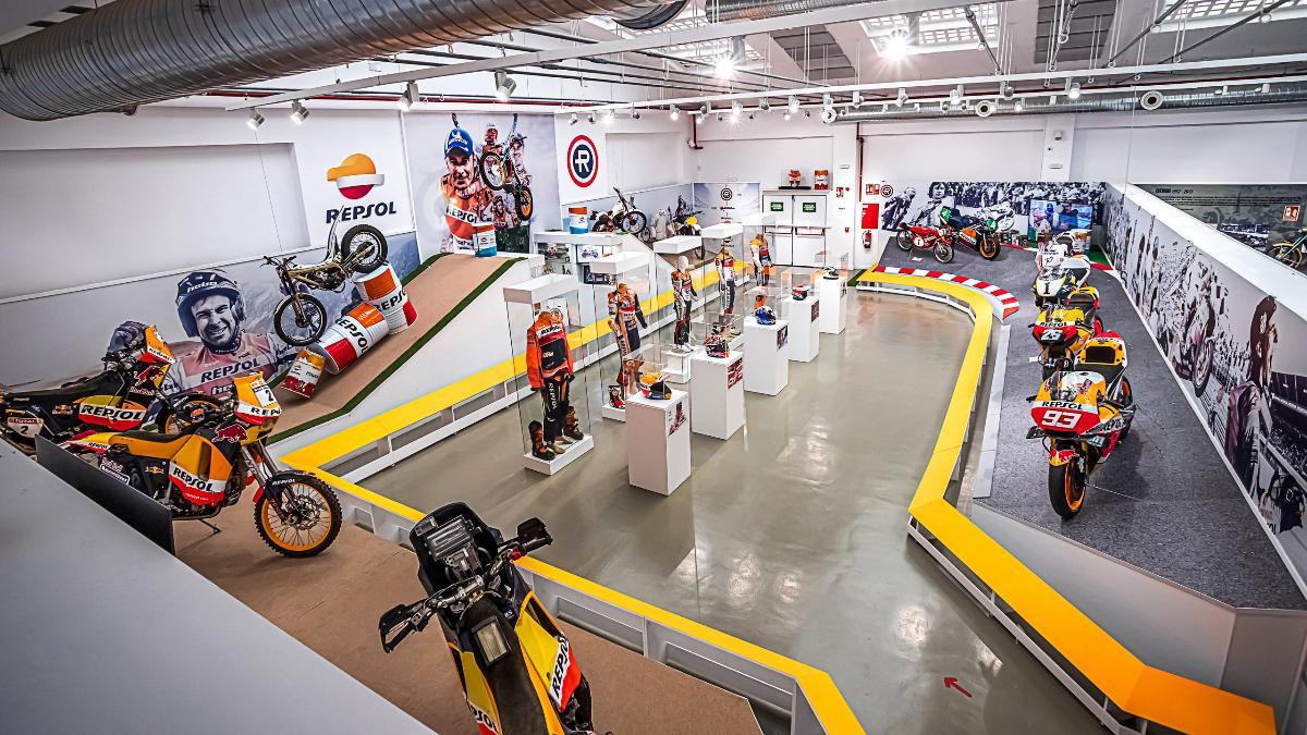 La muestra de Repsol en el Museo de la Moto 'Made in Spain' de Alcalá