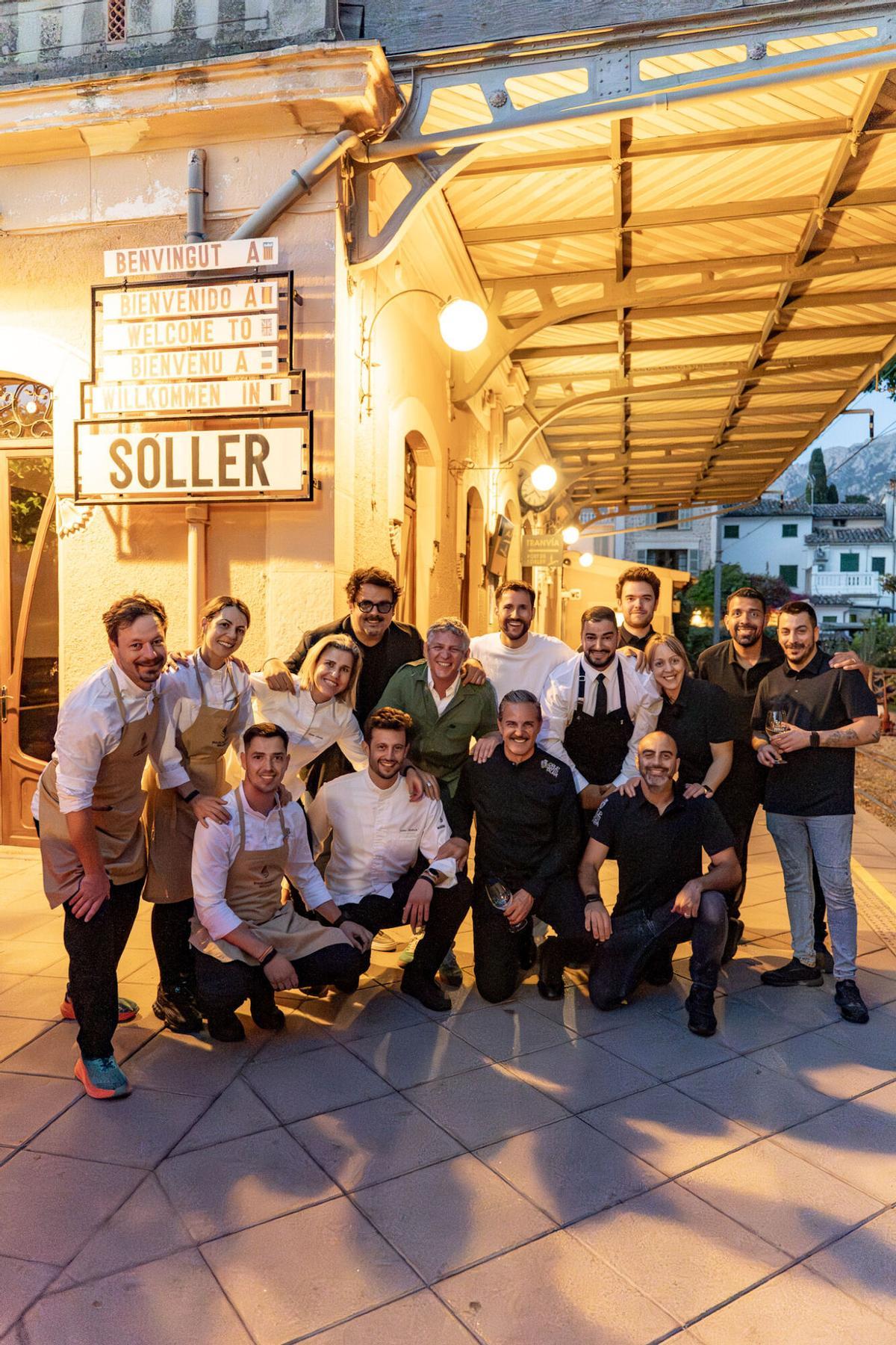 Los chefs Santi Taura y Javier Hoebeeck han elaborado el menú de Tramuntana Express, una cena de lujo organizada por Gastroevents Balears.