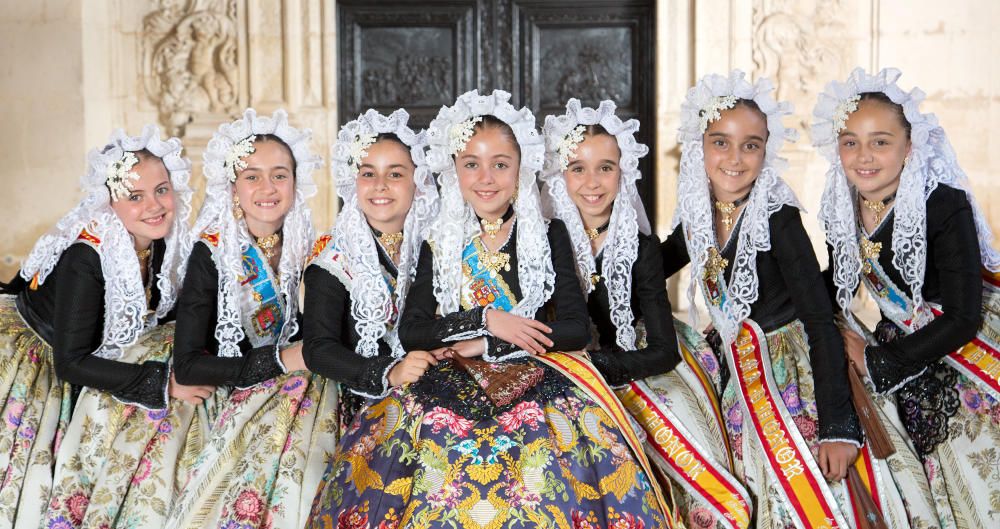 Las seis damas infantiles son un torbellino de energía que sacan sonrisas a todo el mundo