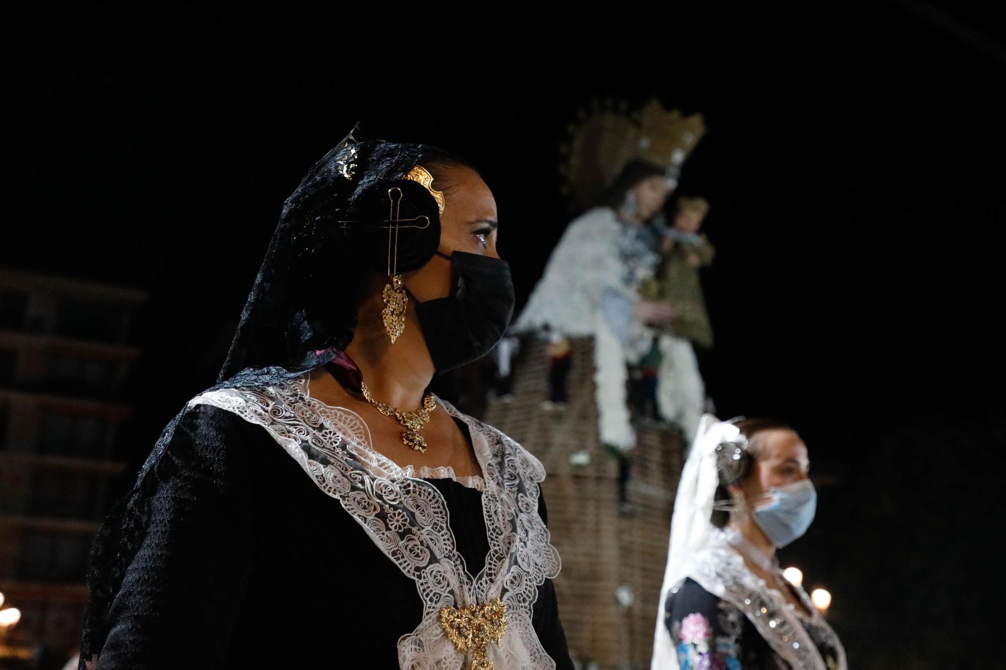 Búscate en el primer día de la ofrenda por la Calle Caballeros de las 21:00 a las 22:00