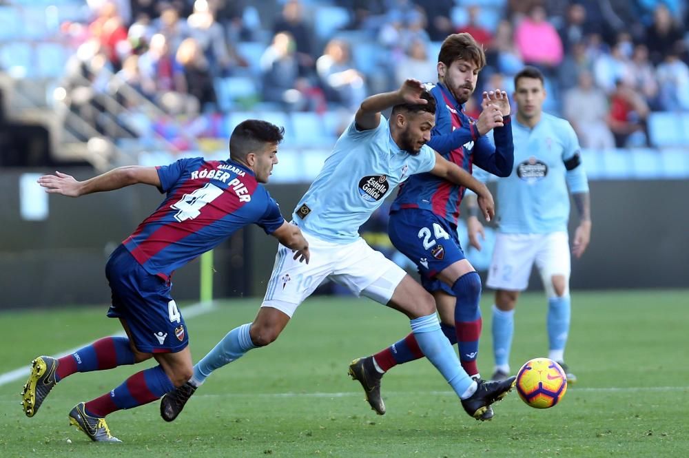 El Celta - Levante, en imágenes. // M.G. Brea | R. Grobas | EFE